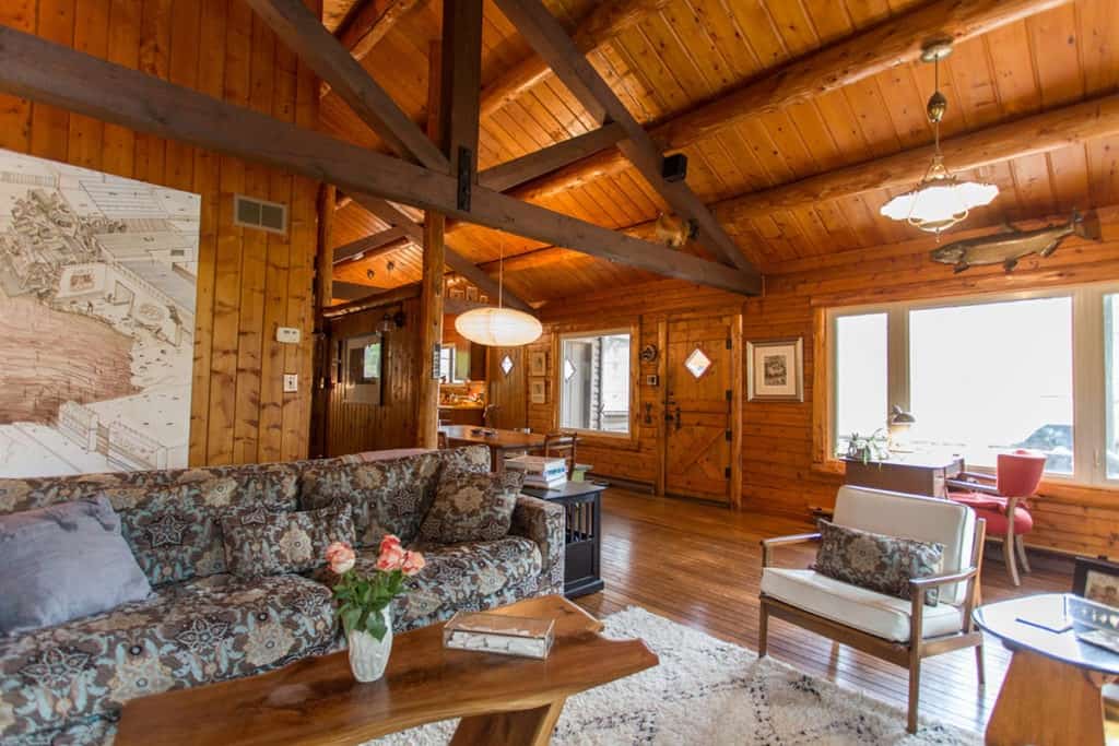 Rustic Wooded Artist Cabin indianapolis rental