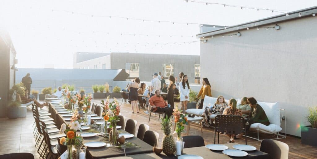 Finding an Airbnb for Dinner Parties (Without the Complications) | Peerspace