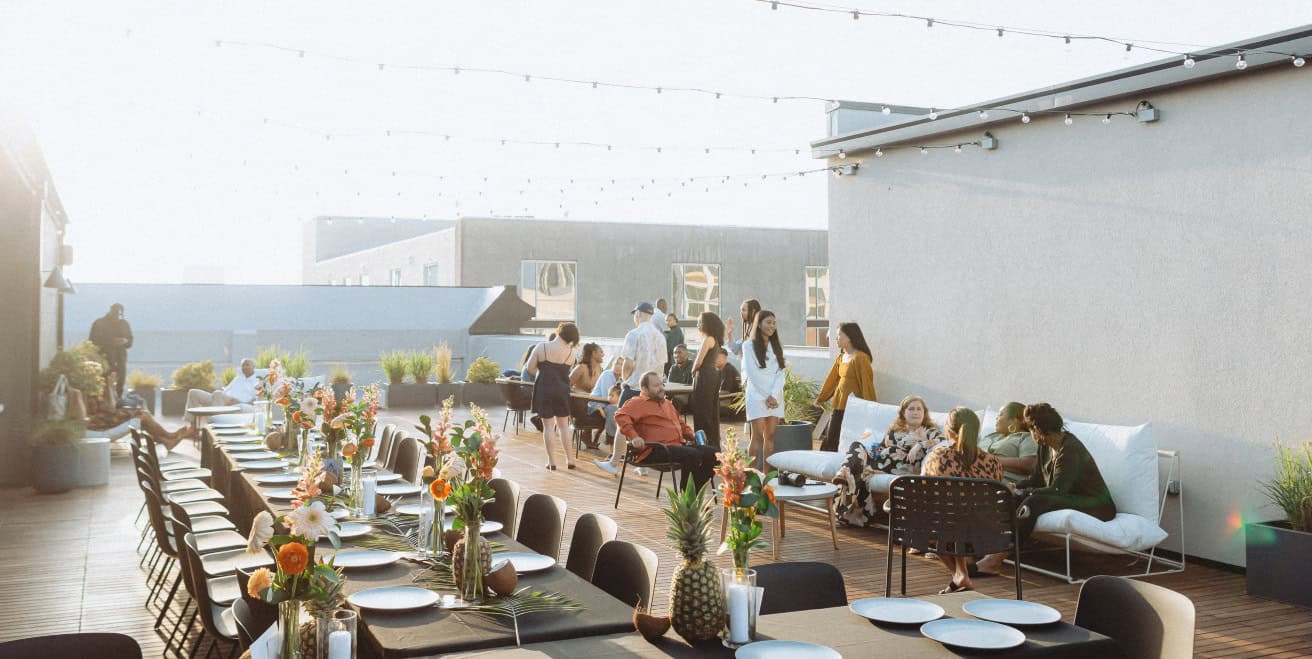 Finding an Airbnb for Dinner Parties (Without the Complications) | Peerspace