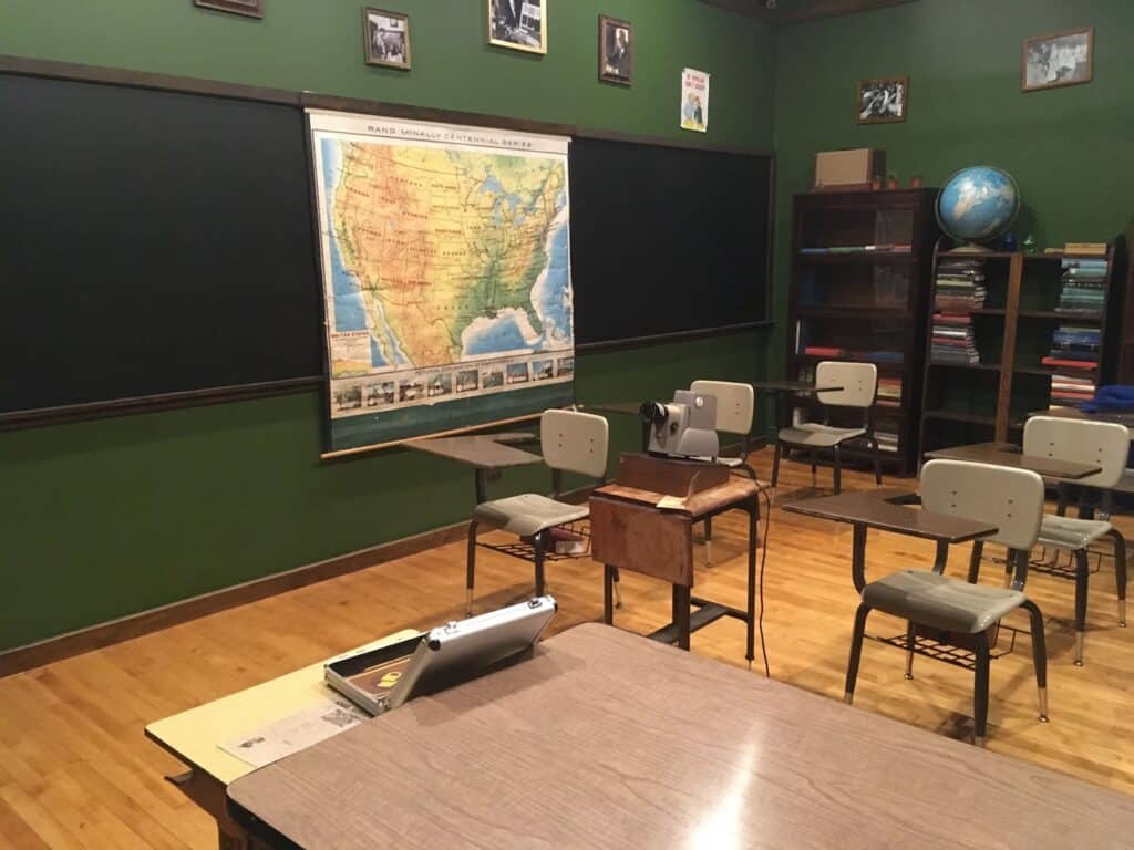 The Classroom (1950) - Retro Photoshoot Location in Wicker Park chicago rental vintage photoshoot ideas