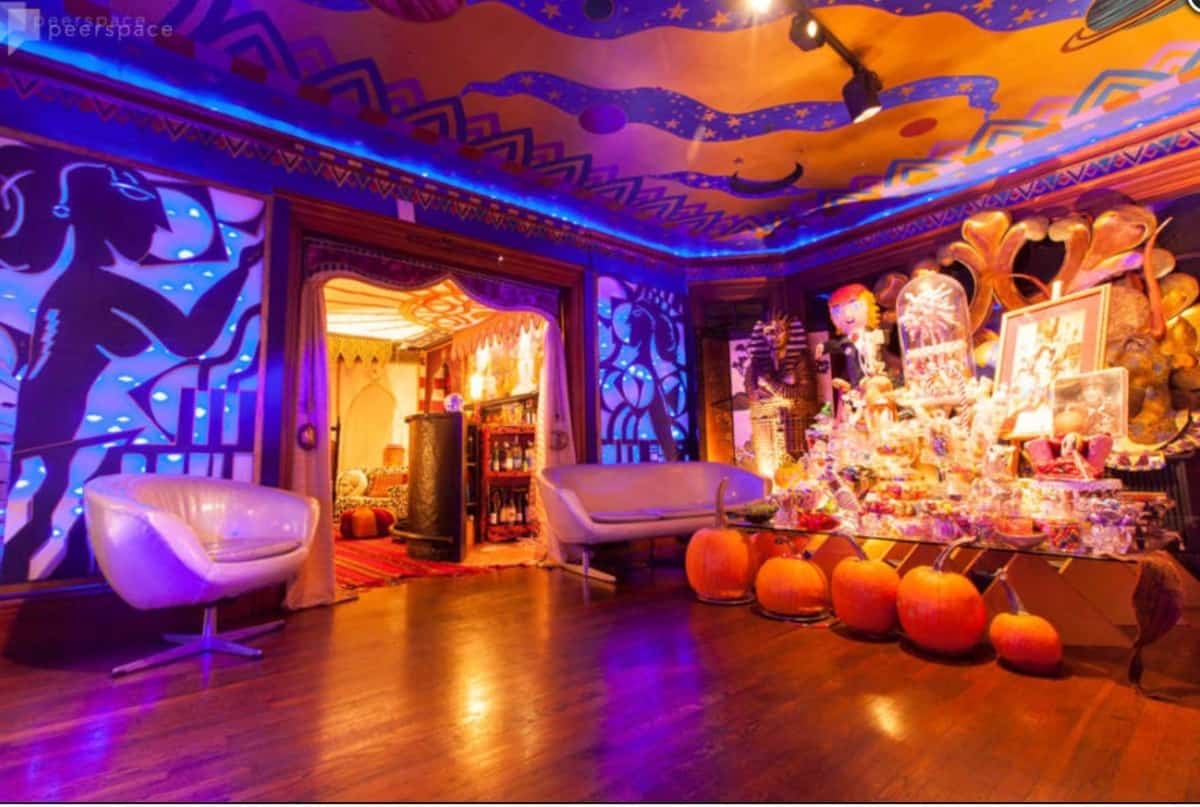 11 Fun Corporate Christmas Party Entertainment Ideas - Peerspace