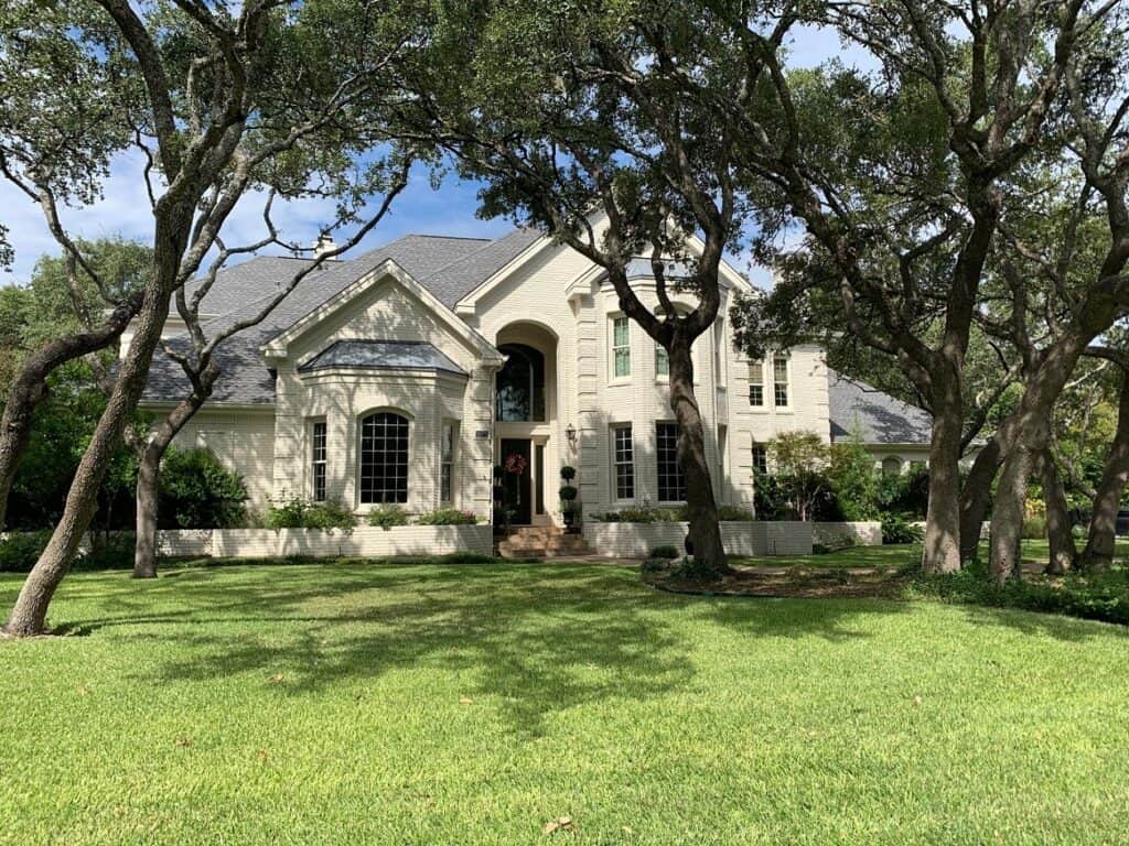 Traditional with modern flair in Westlake austin rental