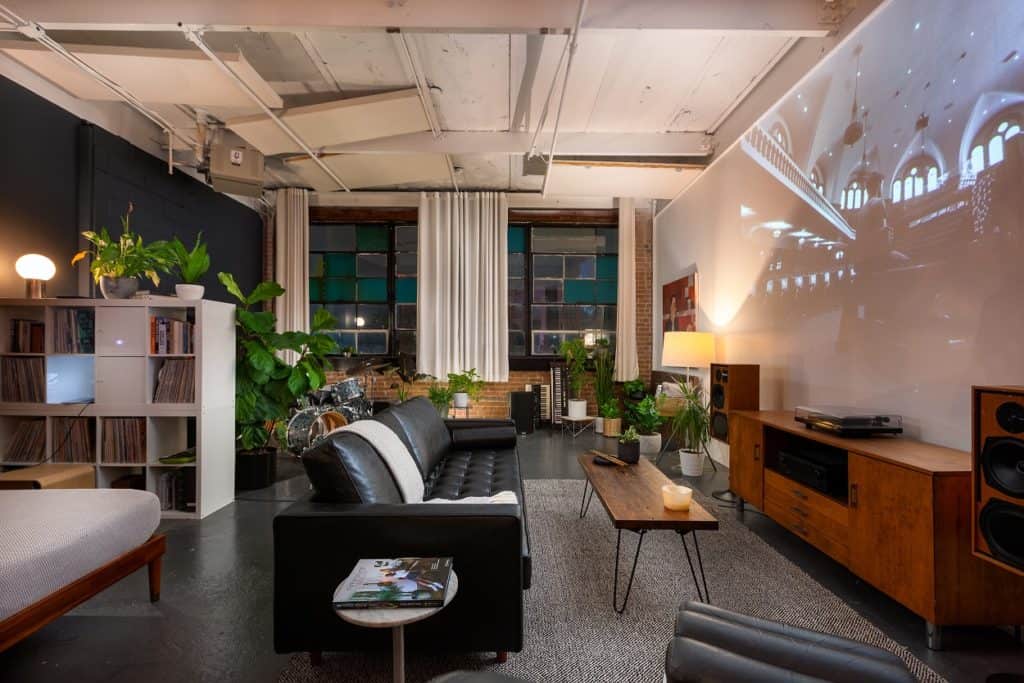 Urban Historic Arts Building Loft chicago rental