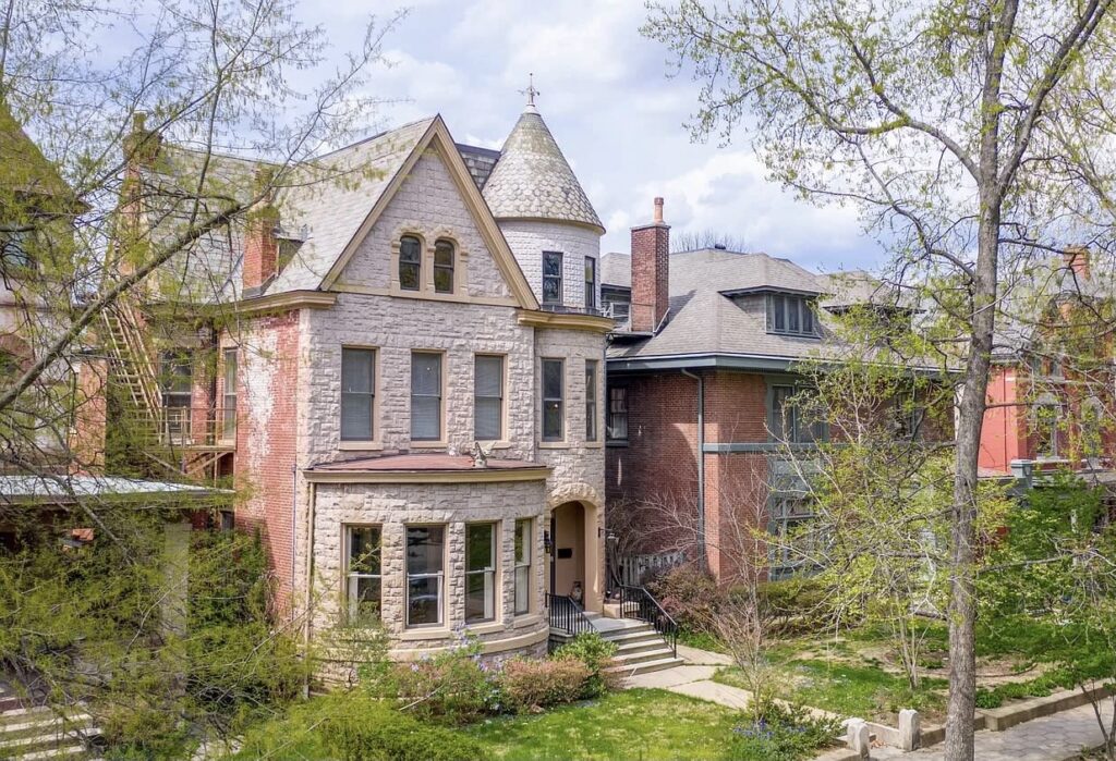 Victorian Home in Old Louisville rental