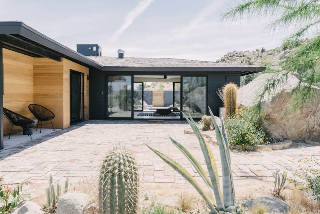 Villa Kuro - A Serene and Minimal Desert Hideaway joshua tree rental 