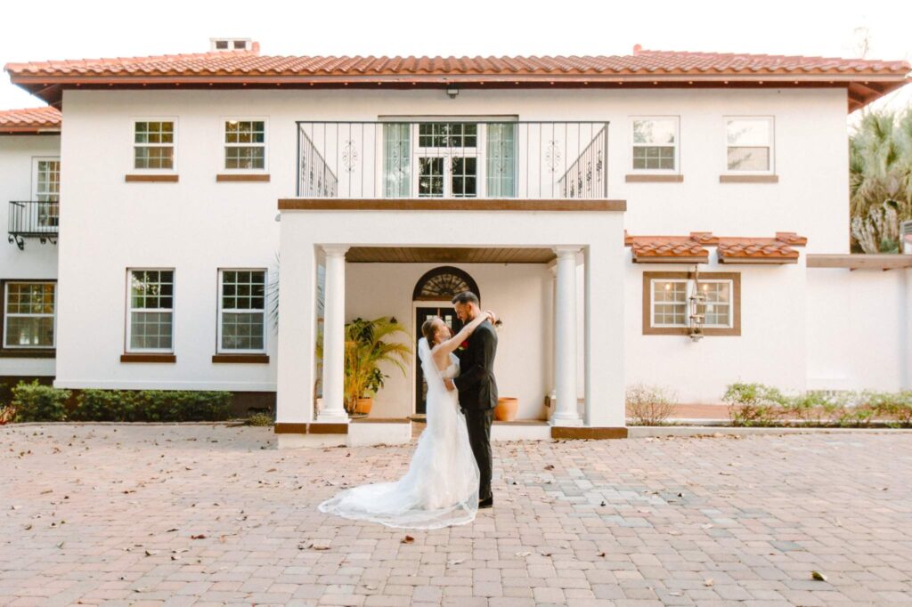 The 7 Best Wedding Planners in Orlando | Peerspace