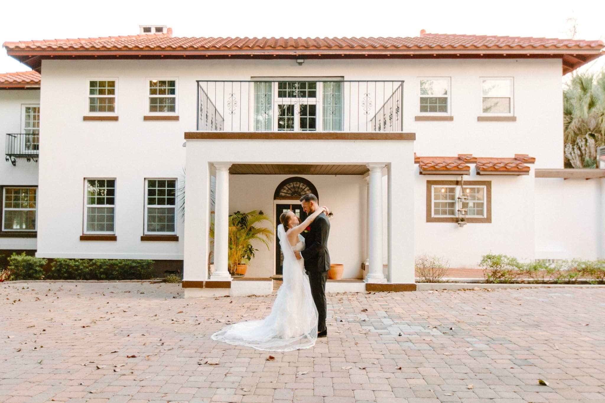 The 7 Best Wedding Planners in Orlando | Peerspace