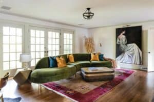 12 Regal Queen Photoshoot Ideas | Peerspace