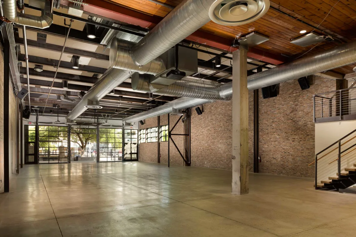Here’s How and Where to Rent a Warehouse for a Day (2024) | Peerspace