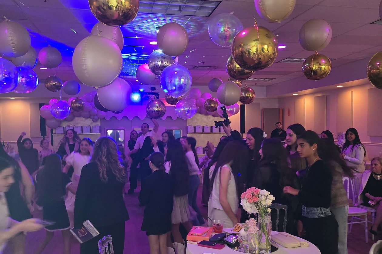 A Dallas bar and bat mitzvah celebration with a lively dance floor