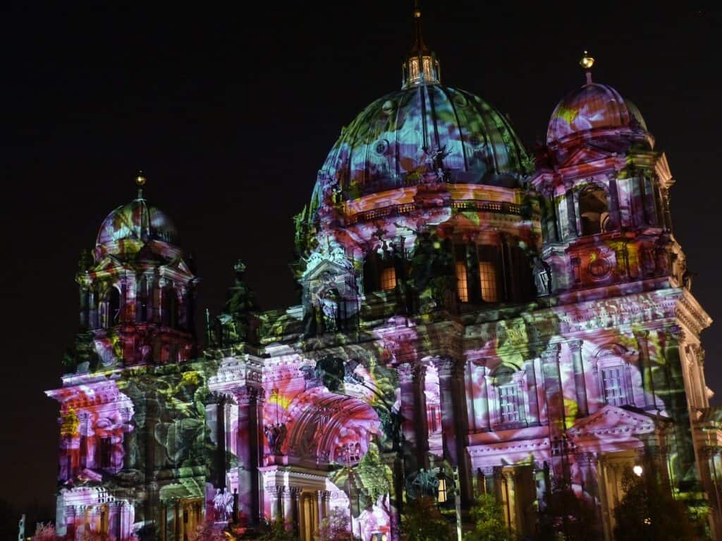 facade of berlin building in tungsten light