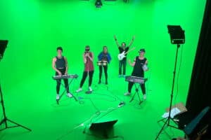 7 Helpful Green Screen Tips to Ace Your Next Shoot (2025) | Peerspace