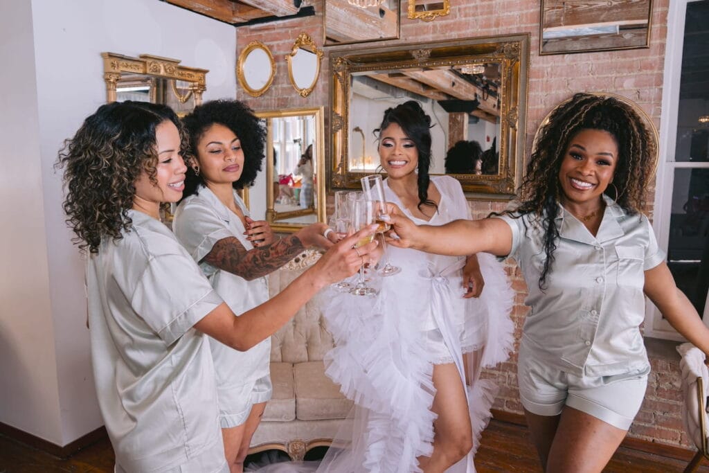 How & Where to Rent an Airbnb for a Party in Dallas (2026) | Peerspace