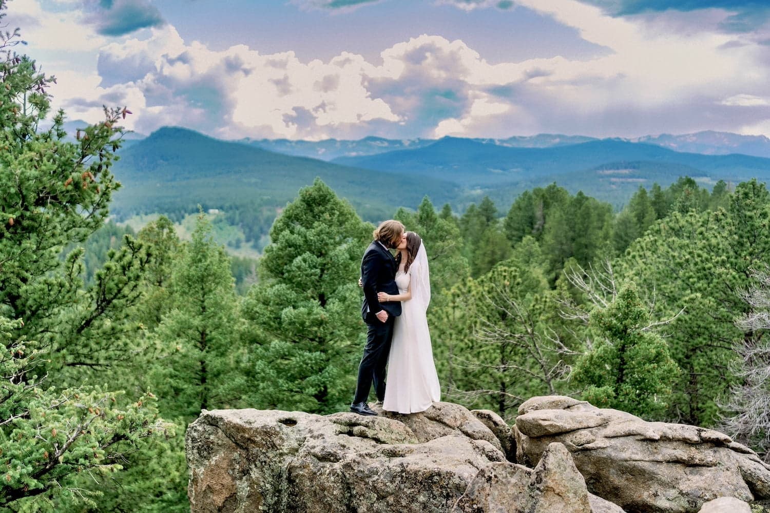 How & Where to Rent an Airbnb for a Wedding Venue in Montana (2026) | Peerspace