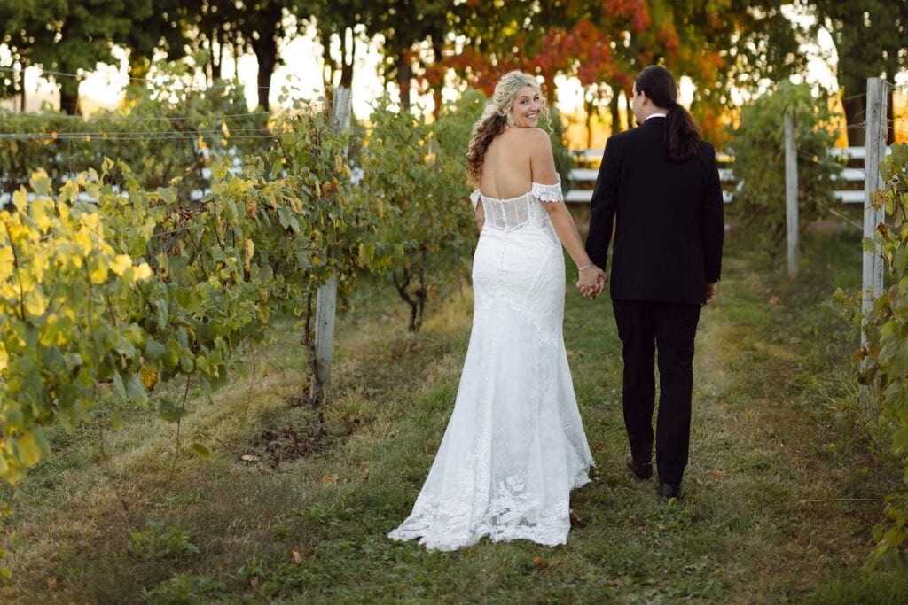 How & Where to Rent an Airbnb for a Wedding Venue in Minnesota | Peerspace