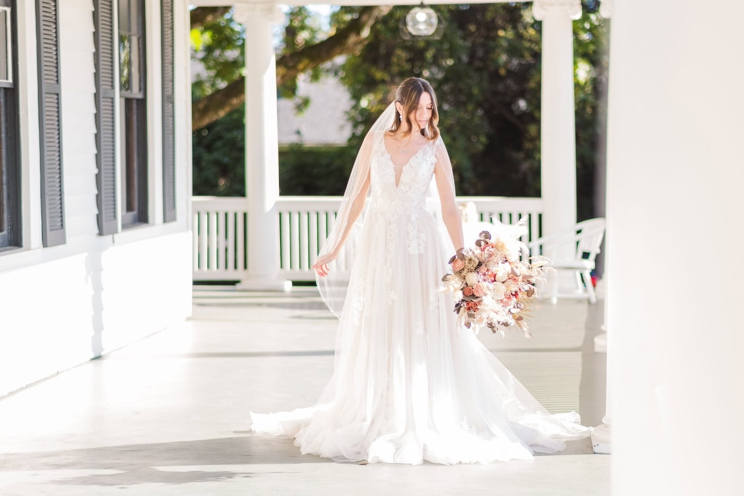 How & Where to Rent an Airbnb for a Wedding Venue in South Carolina | Peerspace