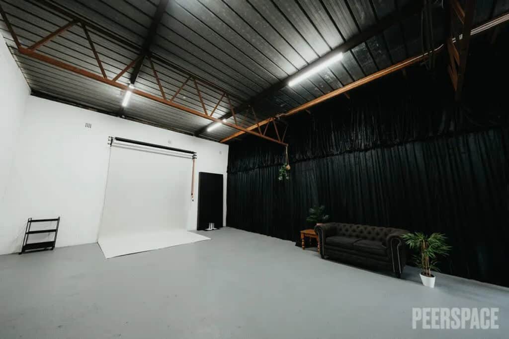 Photography Studio with Flash Lighting included