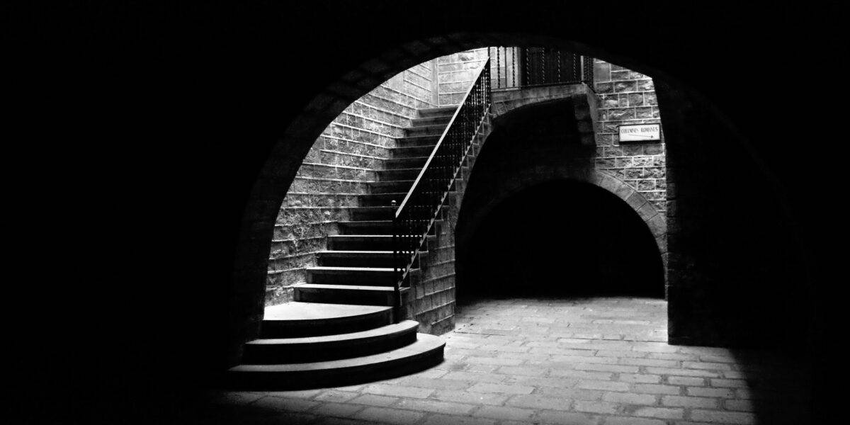 building in Chiaroscuro lighting