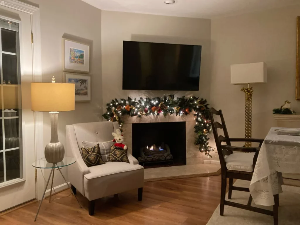 Cozy Townhome with Beautiful Courtyard