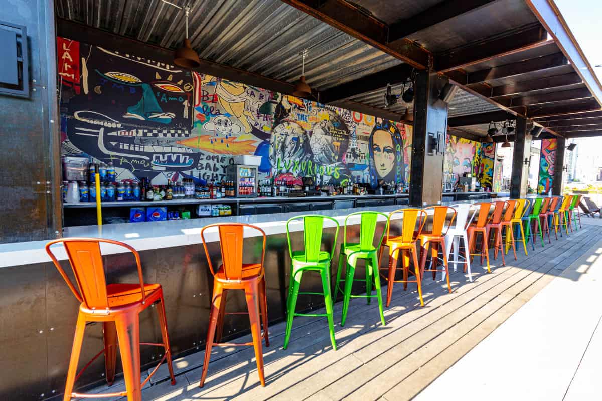The Best Way To Find an Airbnb For Birthday Parties in Chicago | Peerspace