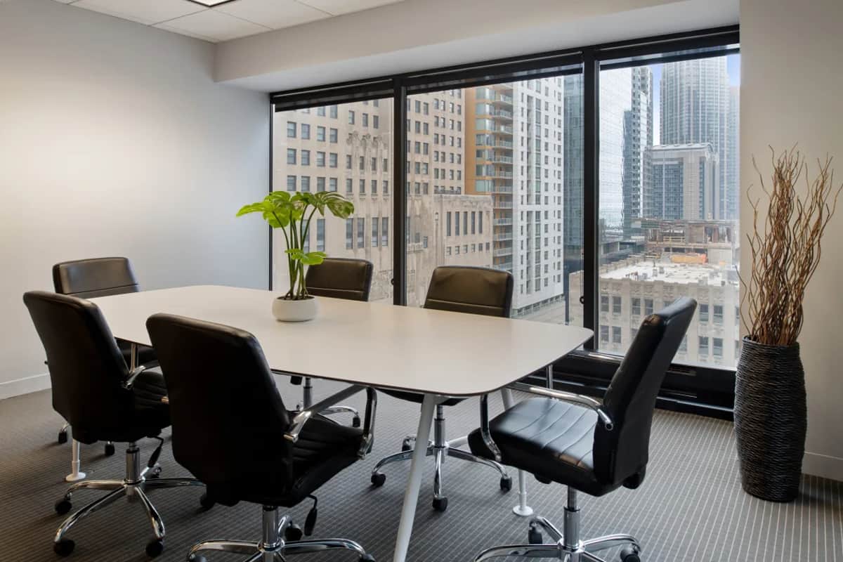 Here’s Where to Rent Office Space by the Hour in Chicago (2024) Peerspace
