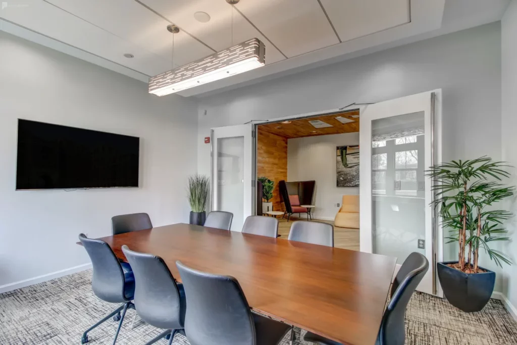 a convenient conference room in arlington, va