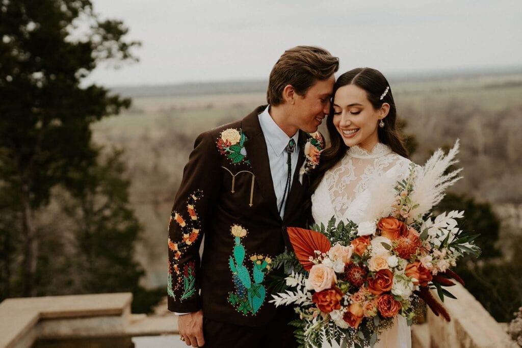 How & Where to Rent an Airbnb for a Wedding Venue in Arkansas | Peerspace