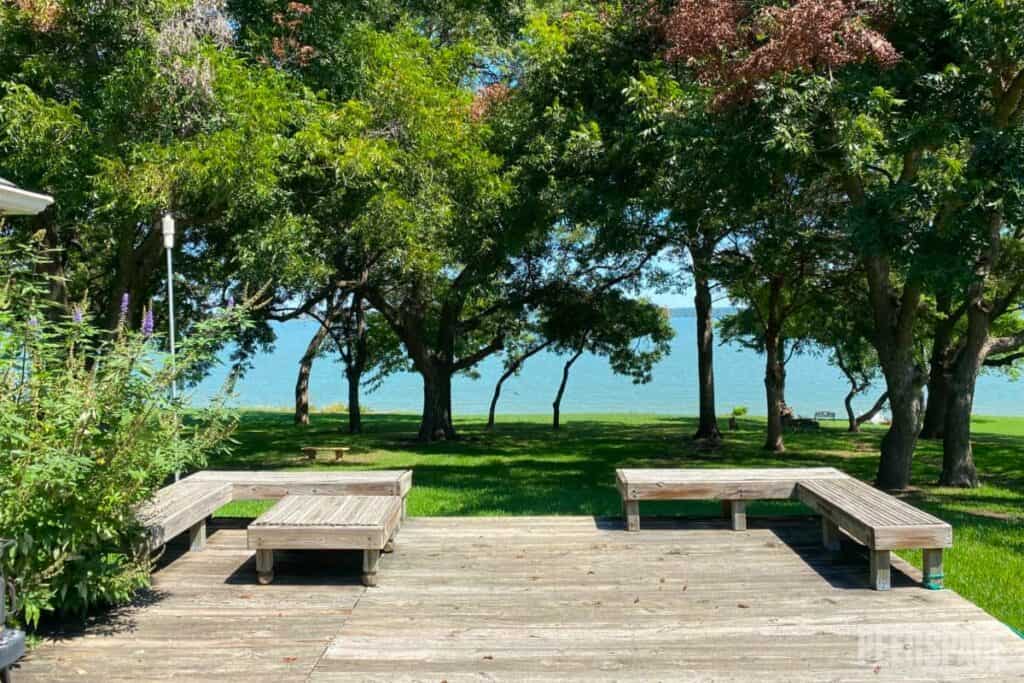 Outdoor Lakefront Photography Space