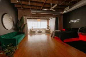 12 Creative Male Boudoir Photo Ideas | Peerspace