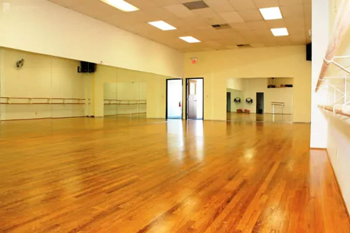 Here’s How and Where to Rent a Dance Studio for a Day Peerspace