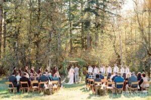 17 Unique October Wedding Ideas For The Big Day | Peerspace