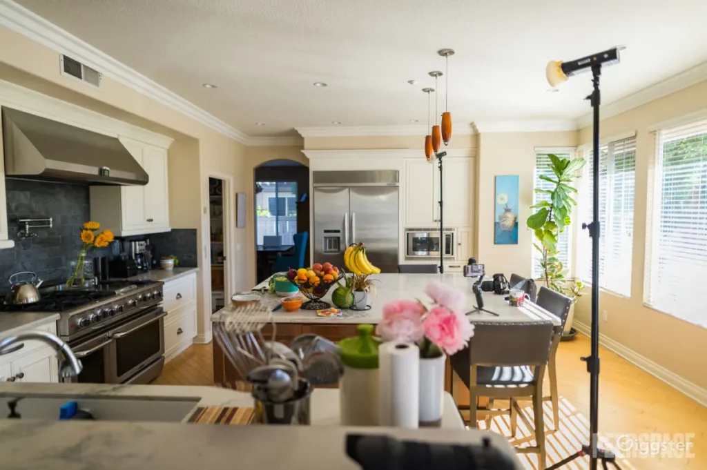 Spacious Kitchen for Cooking classes, Private dinners