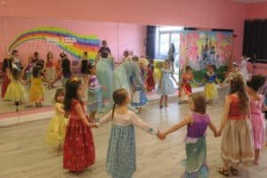 12 Fun Pop It Party Ideas To Celebrate Your Little One | Peerspace