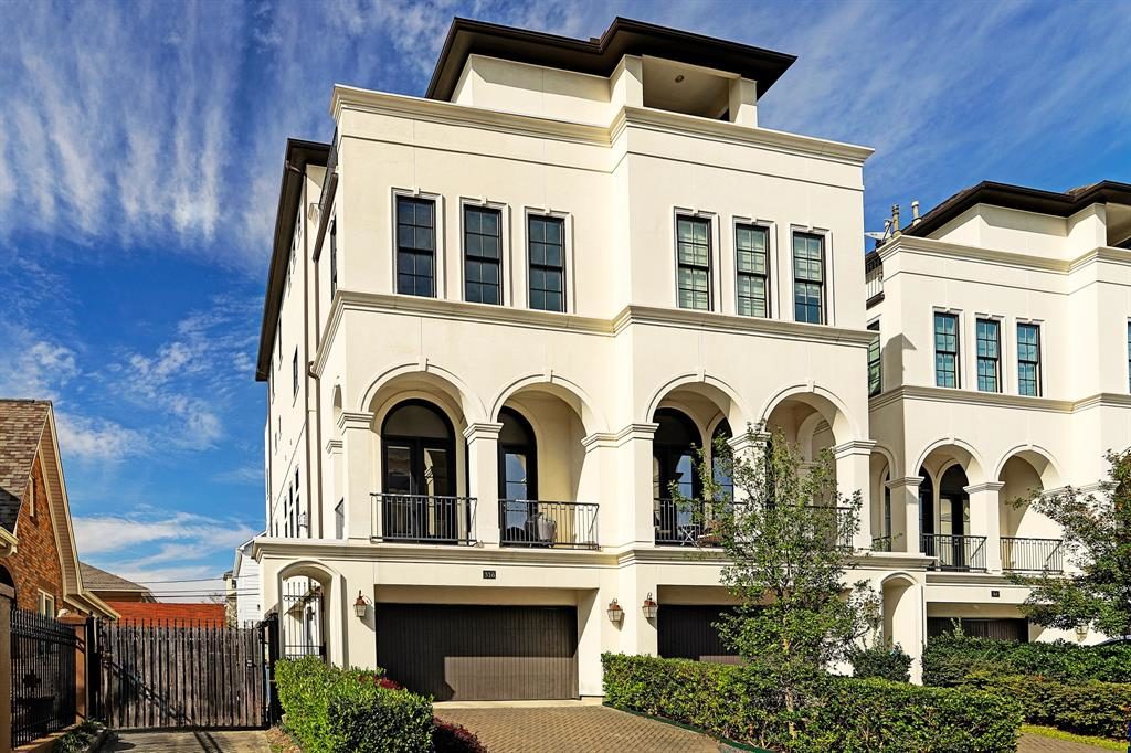 four-story townhouse houston rental