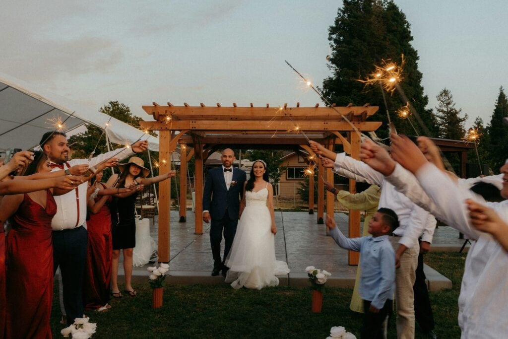 Small Backyard Wedding Ideas For That Intimate, Romantic Feeling | Peerspace