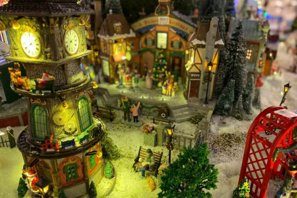 18 Festive Grinchmas Party Ideas | Peerspace