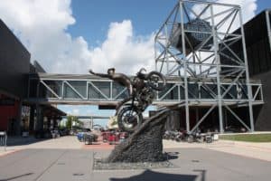 10 Awesome Team Outing Ideas in Milwaukee | Peerspace