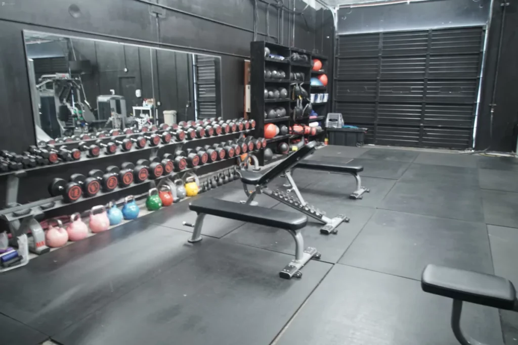 Fully equipped fitness center in Houston