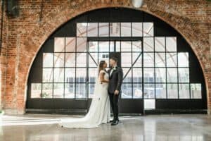 17 Unique New Years Eve Wedding Ideas For The Big Day | Peerspace