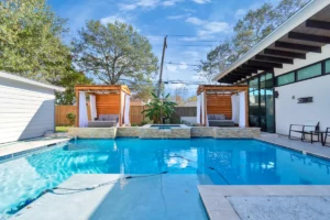 Here’s How & Where To Rent A Pool Near Houston | Peerspace