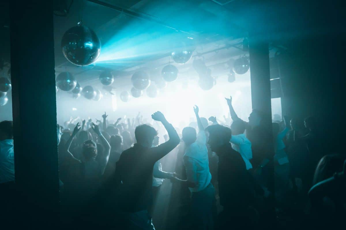 The Complete Prom Planning Guide (2026) - Peerspace