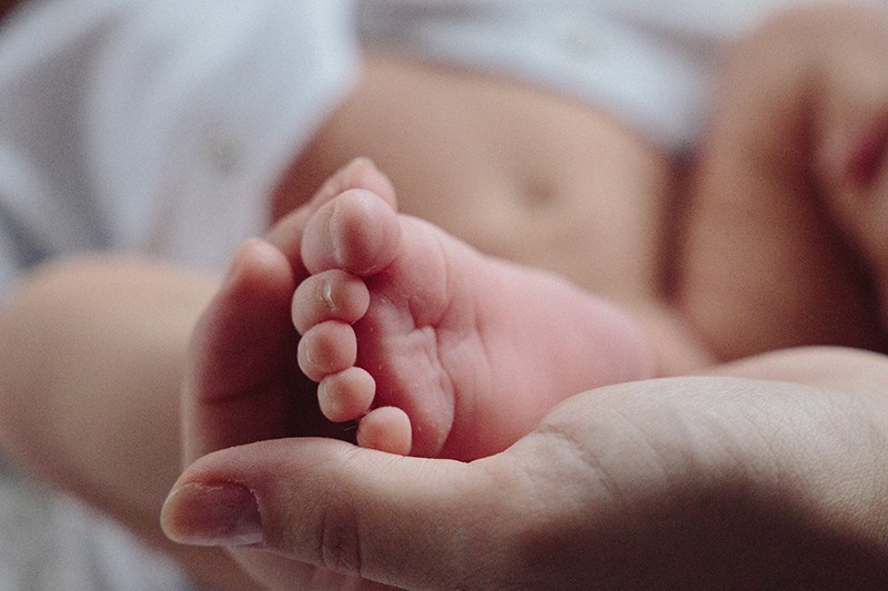 maternity photoshoot newborn