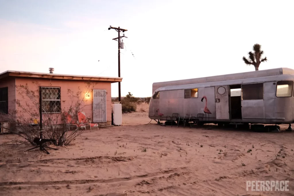 an estate and trailer in the desert