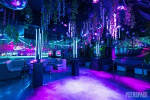 24 Festive Holiday Party Themes | Peerspace