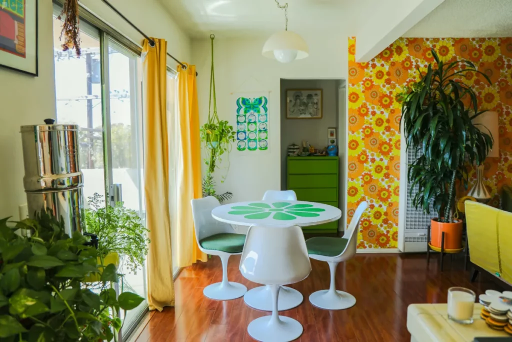 1970s Vintage Sunny Echo Park Home -- 60s 70s Retro Style