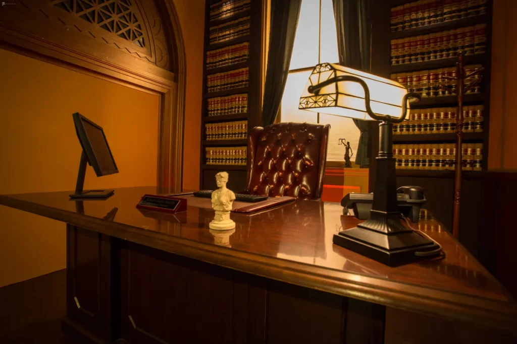 Executive Judge's Chamber Office Standing Set
