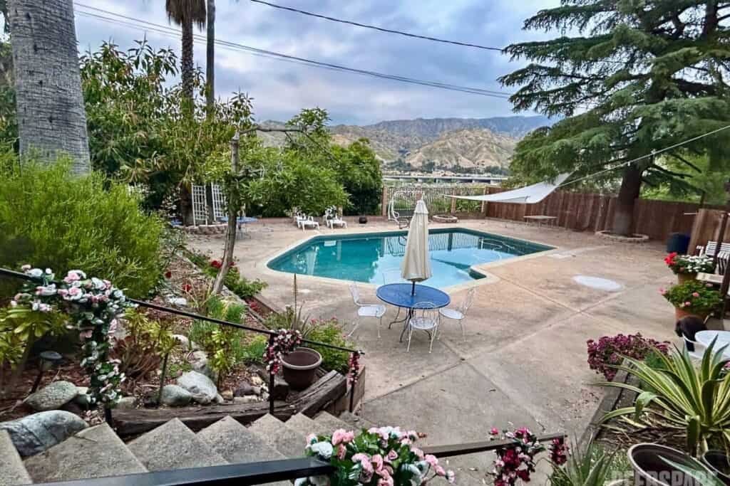 Lovely Private Yard Space with Pool Access