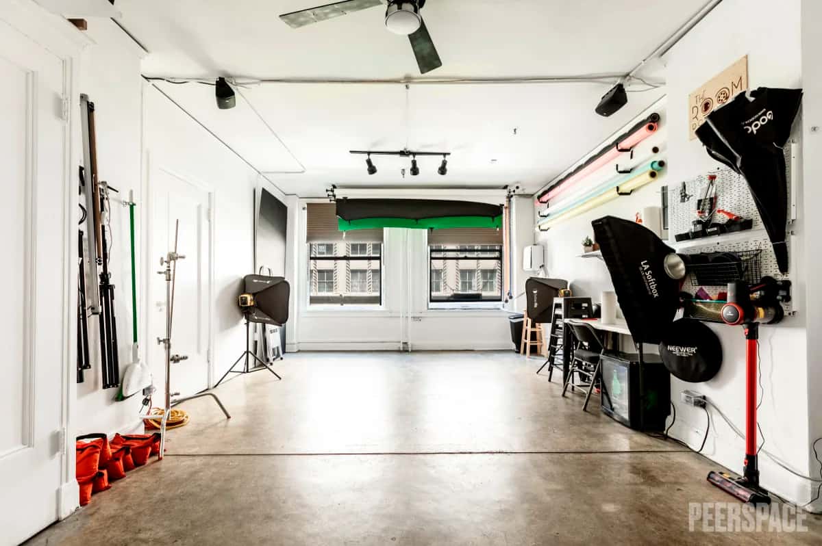 3 Simple Steps For Cinematic Interview Lighting | Peerspace
