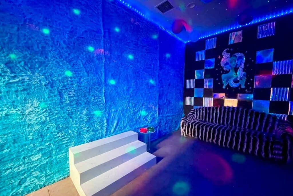 70s Theme Party Decoration Ideas