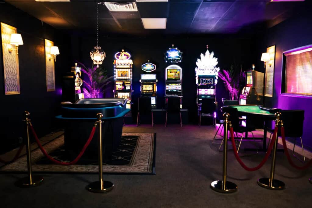 100 Gettoni Portafortuna In Metallo Per Slot Machine E Feste A Tema Casinò - Fiche Da Gioco Decorative, Colore Oro/Argento